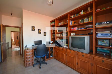 Casa à venda com 536m², 4 quartos e 2 vagasQuarto 2