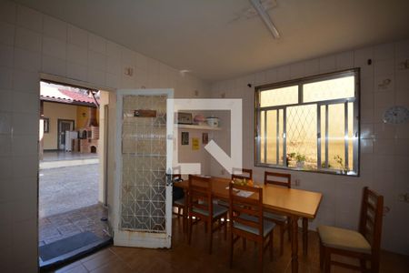 Casa à venda com 536m², 4 quartos e 2 vagasCozinha