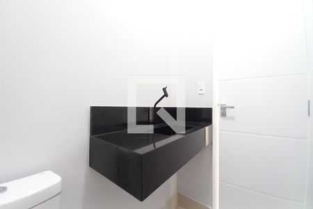Lavabo  de casa de condomínio para alugar com 4 quartos, 200m² em Swiss Park, Campinas