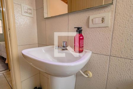 Casa à venda com 72m², 2 quartos e sem vaga Casa à venda com 72m², 2 quartos e sem vagaBanheiro