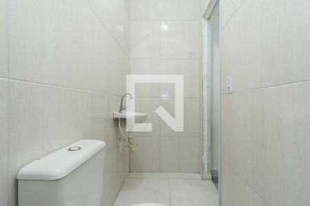 Banheiro de kitnet/studio para alugar com 0 quarto, 16m² em Cambuci, São Paulo