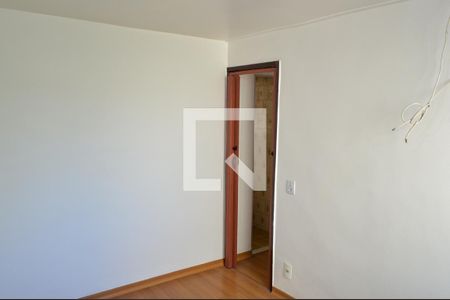 Quarto 1 de apartamento para alugar com 2 quartos, 41m² em Taquara, Rio de Janeiro