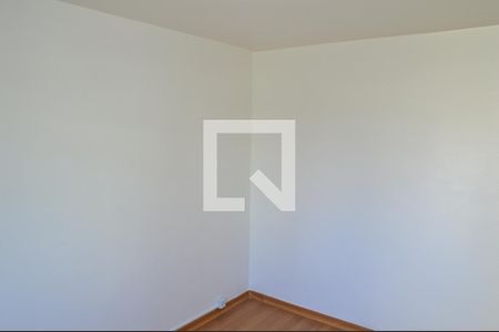 Quarto 1 de apartamento para alugar com 2 quartos, 41m² em Taquara, Rio de Janeiro