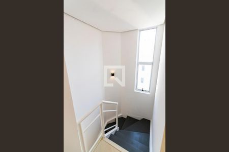 Apartamento para alugar com 72m², 1 quarto e 1 vaga Apartamento para alugar com 72m², 1 quarto e 1 vaga2o. Andar - Escadas