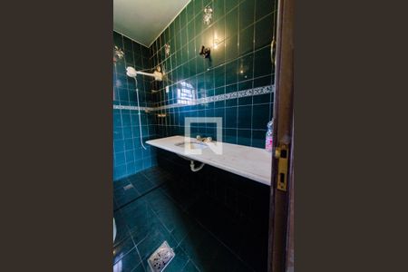 Casa à venda com 341m², 6 quartos e 2 vagasCasa 2 - Banheiro suíte