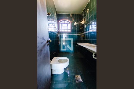 Casa à venda com 341m², 6 quartos e 2 vagasCasa 2 - Banheiro suíte