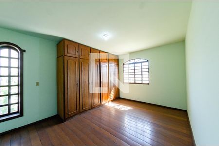 Casa à venda com 341m², 6 quartos e 2 vagasCasa 2 - Suíte