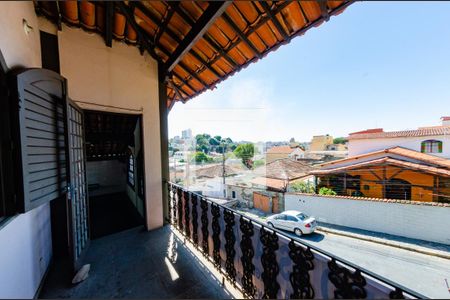 Casa à venda com 341m², 6 quartos e 2 vagasCasa 2 - Varanda