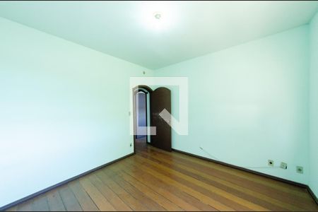 Casa à venda com 341m², 6 quartos e 2 vagasCasa 2 - Quarto 1