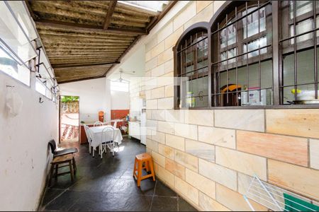 Casa à venda com 341m², 6 quartos e 2 vagasÁrea de serviço