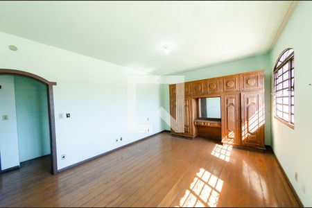 Casa à venda com 341m², 6 quartos e 2 vagasCasa 2 - Quarto 2