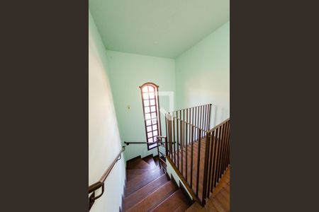 Casa à venda com 341m², 6 quartos e 2 vagasCasa 2 - Escada