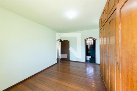 Casa à venda com 341m², 6 quartos e 2 vagasCasa 2 - Suíte