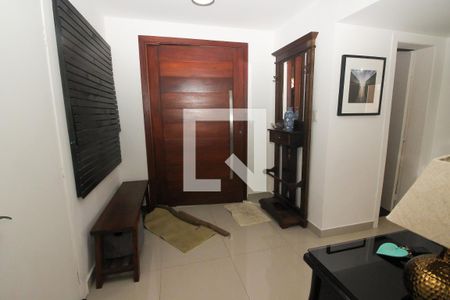 Hall de Entrada de casa à venda com 3 quartos, 280m² em Guarujá, Porto Alegre