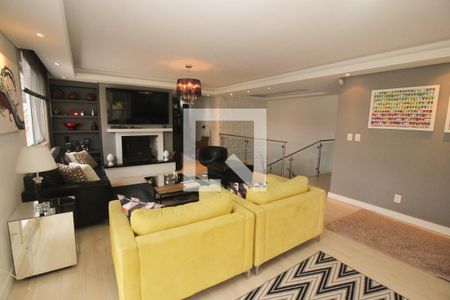 Sala 2 de casa à venda com 3 quartos, 280m² em Guarujá, Porto Alegre