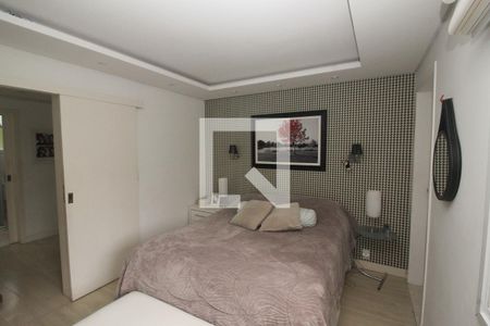 Casa à venda com 280m², 3 quartos e 2 vagasQuarto Suíte