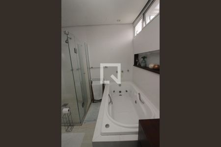 Casa à venda com 280m², 3 quartos e 2 vagasBanheiro da Suíte