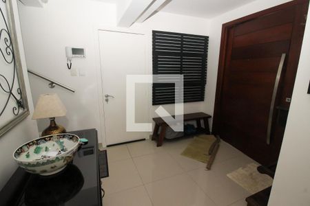 Hall de Entrada de casa à venda com 3 quartos, 280m² em Guarujá, Porto Alegre