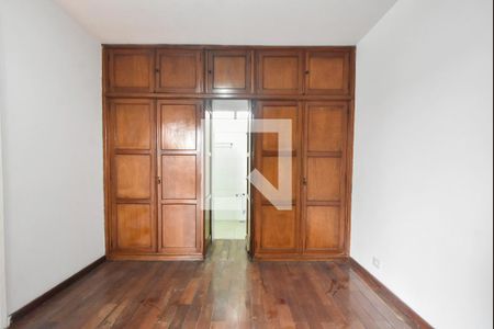 Casa à venda com 180m², 3 quartos e 2 vagasSuíte 