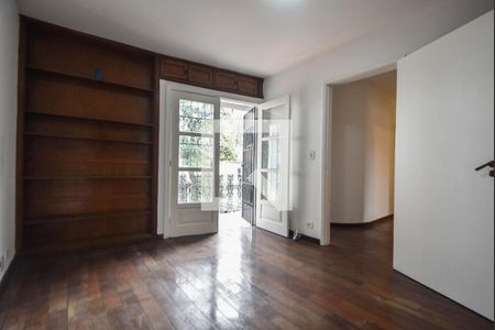 Casa à venda com 180m², 3 quartos e 2 vagasSuíte 