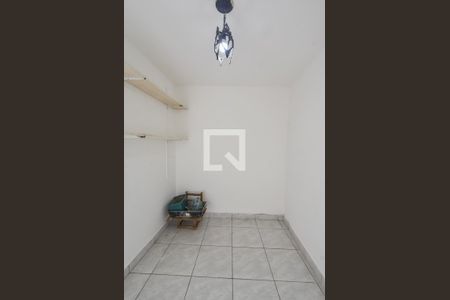 Casa à venda com 180m², 3 quartos e 2 vagasQuarto de Serviço