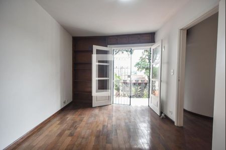 Casa à venda com 180m², 3 quartos e 2 vagasSuíte 