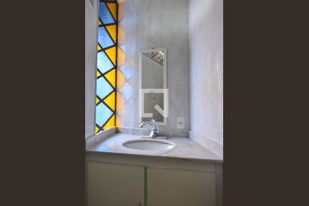 Casa à venda com 180m², 3 quartos e 2 vagasBanheiro Social