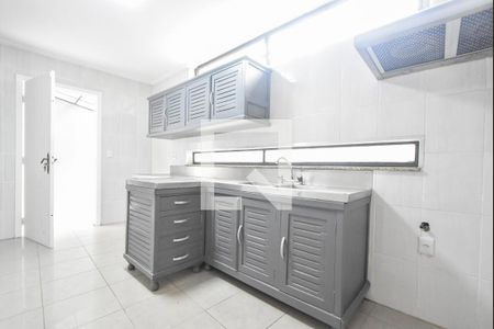 Casa à venda com 180m², 3 quartos e 2 vagasCozinha