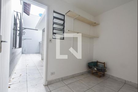 Casa à venda com 180m², 3 quartos e 2 vagasQuarto de Serviço