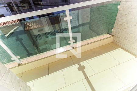 Casa à venda com 105m², 2 quartos e 3 vagas Casa à venda com 105m², 2 quartos e 3 vagasVaranda da Suíte 1