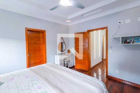 Casa à venda com 420m², 4 quartos e 5 vagasSuíte 2