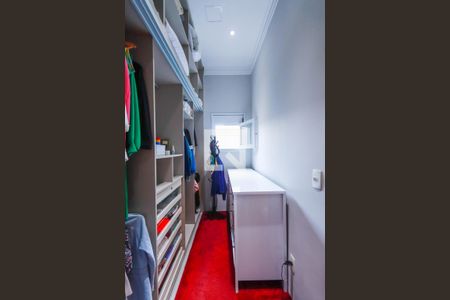 Casa à venda com 420m², 4 quartos e 5 vagasCloset - Suíte 2