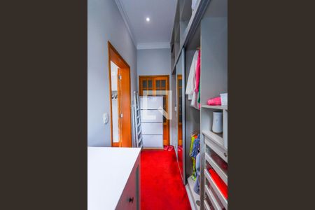 Casa à venda com 420m², 4 quartos e 5 vagasCloset - Suíte 2