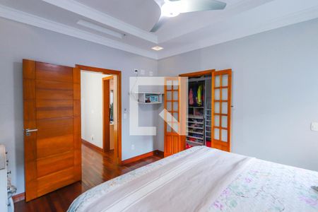 Casa à venda com 420m², 4 quartos e 5 vagasSuíte 2