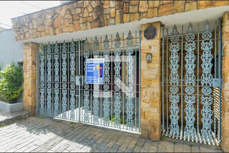 Casa à venda com 300m², 4 quartos e 7 vagasFachada