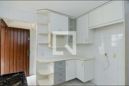 Casa à venda com 300m², 4 quartos e 7 vagasCozinha