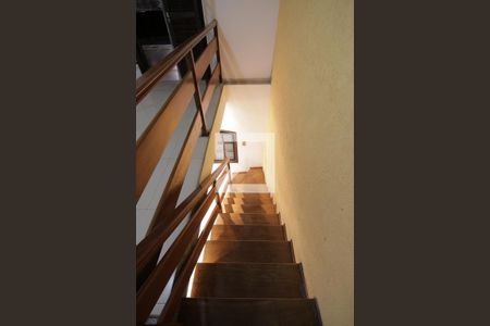 Casa para alugar com 70m², 3 quartos e 1 vagaEscada 