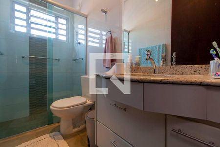 Casa à venda com 140m², 3 quartos e 1 vagaBanheiro