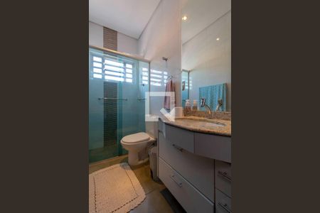 Casa à venda com 140m², 3 quartos e 1 vagaBanheiro