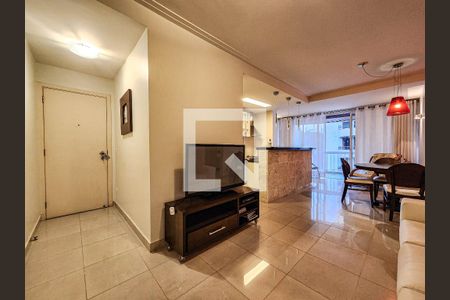 Sala de apartamento para alugar com 2 quartos, 80m² em Morro do Maluf, Guarujá