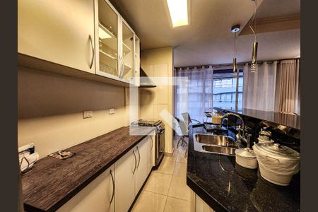 Apartamento para alugar com 80m², 2 quartos e 2 vagasCozinha