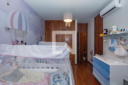 Casa à venda com 450m², 5 quartos e 3 vagasSemi - Suíte 2