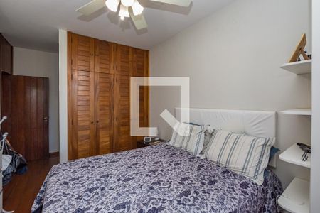 Casa à venda com 450m², 5 quartos e 3 vagasSuíte 2