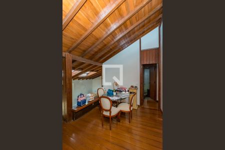 Casa à venda com 450m², 5 quartos e 3 vagasCorredor