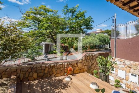 Casa à venda com 450m², 5 quartos e 3 vagasEntrada
