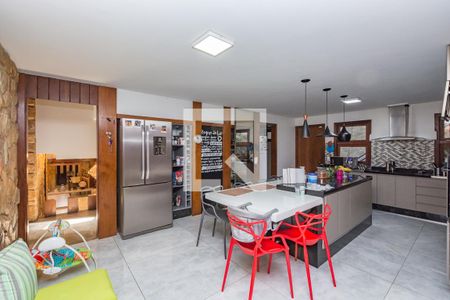 Casa à venda com 450m², 5 quartos e 3 vagasCozinha