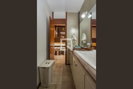 Casa à venda com 450m², 5 quartos e 3 vagasBanheiro Social