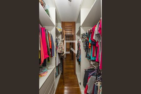 Casa à venda com 450m², 5 quartos e 3 vagasCloset da suíte 1