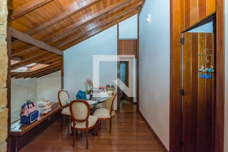 Casa à venda com 450m², 5 quartos e 3 vagasCorredor