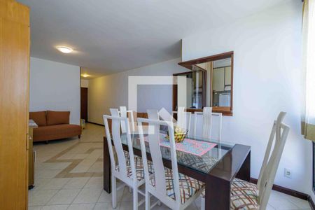 Sala de apartamento para alugar com 2 quartos, 80m² em Barra da Tijuca, Rio de Janeiro